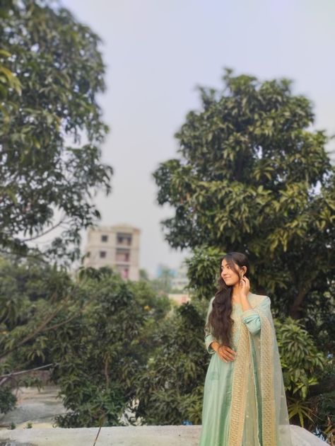 Bangladesh Girl, Iphone Wallpaper Elegant, University Girl, Best Poses For Photography, Girls Vacation, Good Poses, Girly Pictures, Anime Scenery Wallpaper, My Photo Gallery