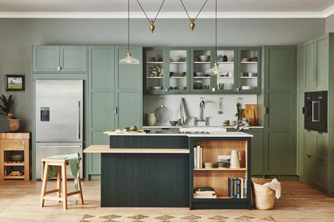 Our edit of clever colour schemes, layouts and materials to copy for your kitchen this year | House & Garden Kitchen Island L Shaped, Contemporary Shaker Kitchen, Sage Green Kitchen Cabinets, Two Toned Kitchen, Japandi Style Kitchen, Green Shaker Kitchen, Split Level Kitchen, Two Toned Kitchen Cabinets, Island Seating