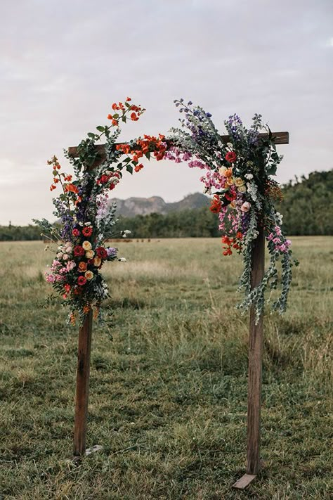 Wooden Flower Wedding Arch, Vintage Table Wedding Decorations, Wedding Arch Flowers Wildflowers, Fall Boho Wedding Flowers Arch, Whimsical Wedding Altar, Flower Archway Wedding, Floral Arrangements Backdrop, Archway Floral Arrangement, Simple Altar Decor