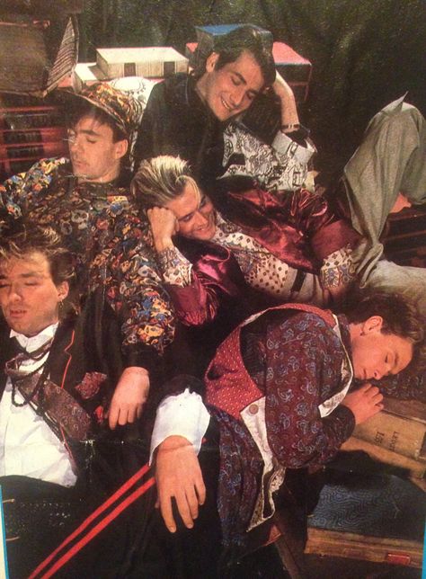 80s Men Fashion, Funny Band Pictures, Tony Hadley, 90s Artists, Martin Kemp, 80s Poster, Spandau Ballet, Funny Band, Ballet Posters