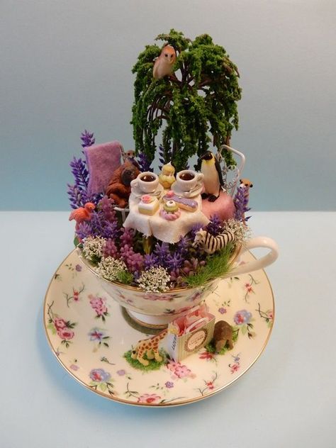 Teacup Diorama, Unique Homemade Gifts, Floating Tea Cup, Leave Art, Teacup Gardens, Miniature World, Breakfast Goodies, Miniature Tea Set, Key Charms