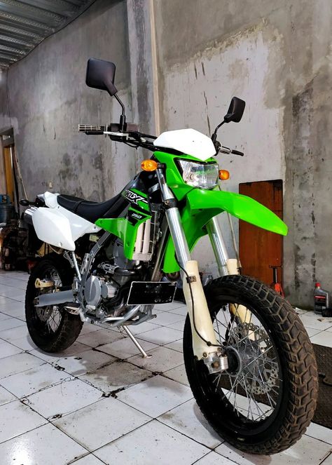 2008 KAWASAKI KLX 250 R Klx Supermoto, Ktm Supermoto, Motor Trail, Lovely Car, Dirt Bikes, Lovely Things, Motocross, Jdm, Motorcycles