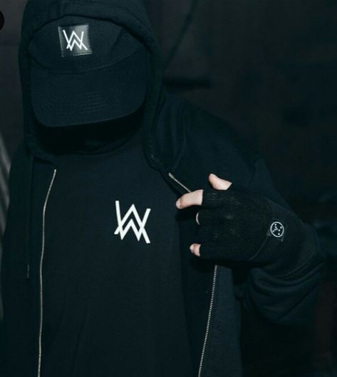 Walker Join, Awesome Wallpapers, Alan Walker, Avicii, Black Aesthetic, Funny Images, Dj, The Past, Athletic Jacket