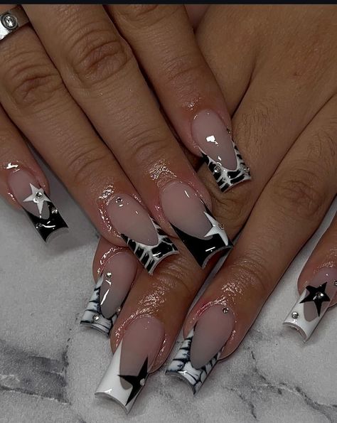 Black And White Nail Designs, Birthday Nail Designs, White Coffin Nails, Airbrush Nails, White French Tip, French Nail Designs, White Nail Designs, New Year's Nails, Birthday Nails