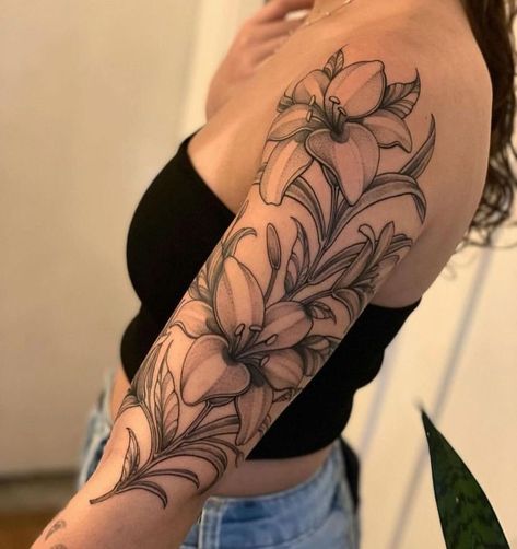 Tattoos Semi Colon, Sleeve Leg Tattoo, Medusa Tattoo Thigh, Half Sleeve Flower Tattoo, Lily Tattoo Sleeve, Outer Bicep Tattoos, Tattoos Chinese, Semi Colon Tattoo, Tattoo Medusa