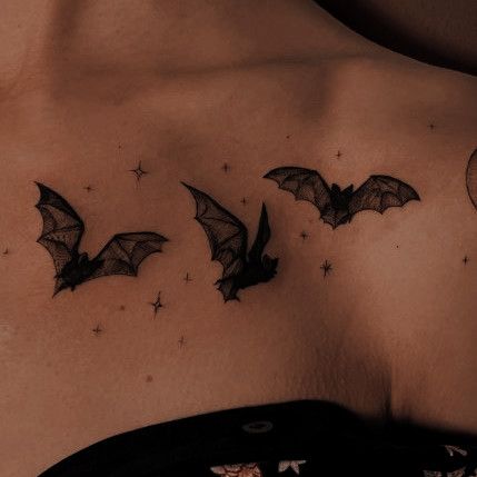 Girly Bat Tattoo, Bats Behind Ear Tattoo, Bat Behind Ear Tattoo, Bat Wing Tattoo Back, Bat Tattoos For Women, Simple Bat Tattoo, Halloween Tattoos Ideas, Bat Tattoos, Nature Tattoo Ideas