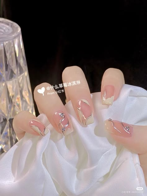 Chic Classy Nails, Butterfly Nails Design, Elegant Touch Nails, Membentuk Alis, Quartz Nails, Butterfly Nail Designs, Nails Painted, Bridal Nail Art, Beauty Hacks Nails