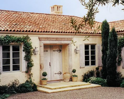 Mediterranean Exterior, House Front Door Design, Straw Bale House, Stucco Homes, Mediterranean Design, Casas Coloniales, Cob House, Spanish Style Homes, House Front Door