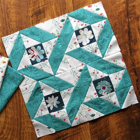 Circle of Friends Block | Quilting Land | Bloglovin’ Projek Menjahit, Quilt Block Patterns Free, Quilt Square Patterns, Half Square Triangle Quilts, Circle Of Friends, Quilt Care, Patchwork Quilt Patterns, Quilt Block Tutorial, Triangle Quilt