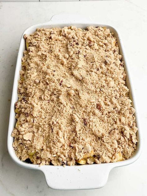 No Oatmeal Apple Crisp, Old Fashioned Apple Crisp, Apple Crisp Without Oats, Apple Crisp Topping, Classic Fall Desserts, Oatmeal Crisp, Fall Dessert Recipes Easy, White Chocolate Chip Cookies, Fall Desserts Easy