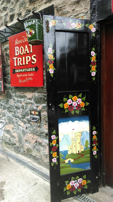 Roses And Castles Canal Art, Canal Painting, Canal Boat Art, Paint Styles, Canal Art, Witch's Cottage, Boat Signs, Boat Interiors, Narrow Boat