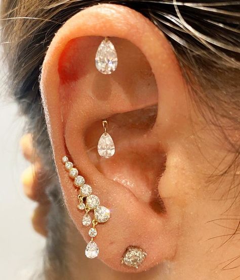 Tash Helix Earring, Maria Tash Piercing Ideas, Hidden Helix Piercing Jewelry, Hidden Cartilage Piercing, Tash Helix Piercing, Koppu Earring, Hidden Helix Jewelry, Vertical Helix Piercing, Hidden Helix Piercing