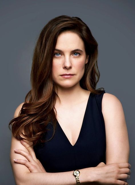 Caroline Dhavernas in Mary Kills People Caroline Dhavernas, Bryan Fuller, Black Comedy, Fiction Movies, Medical Drama, Body Measurement, Canadian Actresses, Psychological Horror, Mother And Father