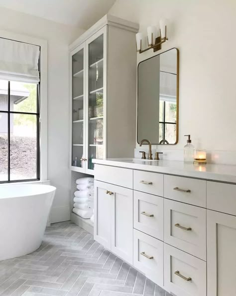 Grey Herringbone Tile Bathroom, Herringbone Tile Bathroom Floor, Herringbone Bathroom Floor, Herringbone Tile Bathroom, Grey Bathroom Floor, Large Bathroom, Herringbone Floor, Master Bath Ideas, Primary Bathroom