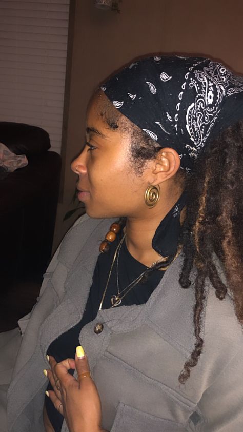 Bandana Locs Hairstyles, Bandana With Locs, Bandana Loc Styles, Locs Bandana, Locs Headband, Locs Curly Ends, Locs Curly, Dyed Dreads, Butterfly Locs