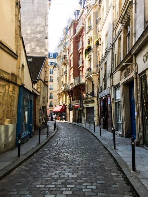 Latin Quarter Paris, Ef Tours, Sidewalk Cafe, Armchair Travel, The Pantheon, Latin Quarter, Nook Ideas, Paris Pictures, Paris Aesthetic