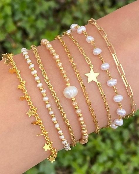 قلادات متدلية, Preppy Jewelry, Pretty Jewelry Necklaces, Video Tiktok, Wrist Jewelry, Beads Bracelet Design, Jewelry Accessories Ideas, Travel World, Photography Lifestyle