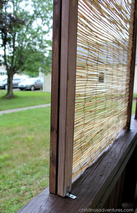 Burlap Privacy Screen, Bamboo Privacy Screen, Porch Details, Screen Fencing, Porch Privacy, Outdoor Deck Decorating, Diy Outdoor Space, Diy Bamboo, Diy Privacy Screen