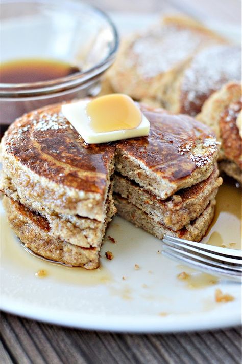 Low-Carb Gingerbread Pancakes Keto Gingerbread, Stylish Cravings, Low Carb Gingerbread, Gingerbread Coffee, Gingerbread Pancakes, Gingerbread Spice, Gluten Free Gingerbread, Keto Holiday, Low Carb Easy