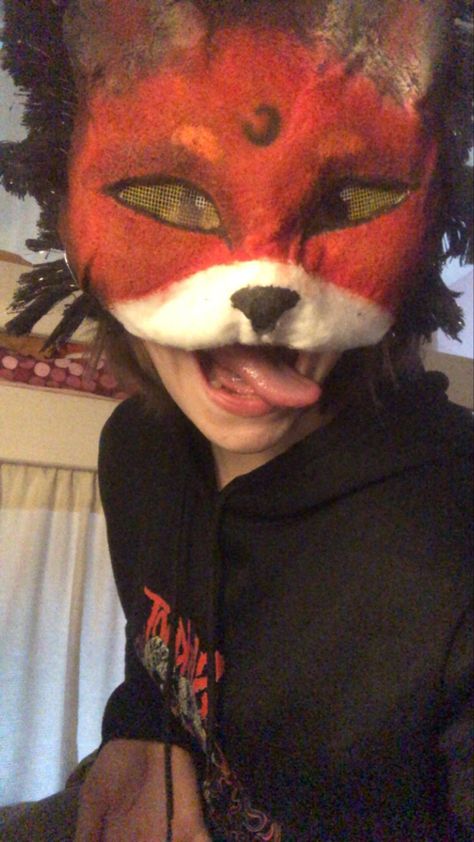 Red Fox Therian Mask Ideas, Red Panda Therian Mask, Therian Mask Ideas Fox Red, Red Fox Therian Mask, Therian Fox Mask Ideas, Therian Crafts, Fox Therian Mask, Therian Ideas, Therian Wallpaper