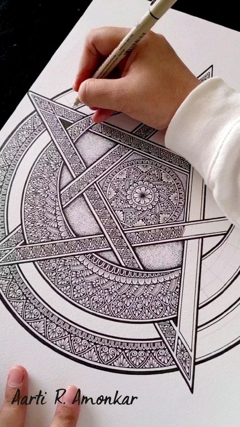 Celestial Mandala, Draw Tutorial, Twine Crafts, Tattoos Infinity, Tattoos Mandala, Easy Mandala Drawing, Mandela Art, Mandala Art Therapy, Inspiration Tattoo