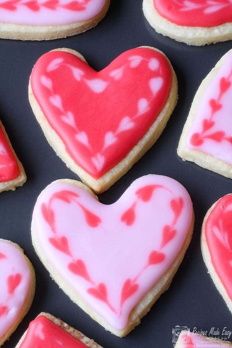 Iced Biscuits, Valentines Day Food, Valentine's Day Recipes, Fancy Cookies, Valentines Food, Iced Cookies, Easter Cookies, Third Birthday, Biscuit Recipe