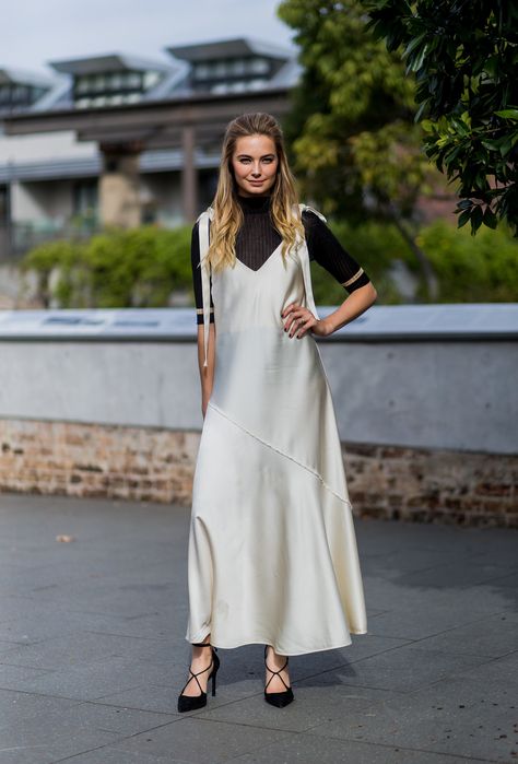 A Silk Slip Is Street Style Ready With Fancy Shoes and a Turtleneck Street Style 2016, Asos Fashion, Australia Fashion, Outfit Styles, Maxi Dress Outfit, Winter Street, Slip Dresses, Outfit Formulas, Popsugar Fashion