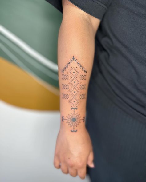 Intuitive Visayan talisman of life, healing, growth and connection to ancestors, for K. Thank you for travelling from Kansas for this marking. It was an honour to meet you and surface this into your skin. 🫶🏽 #intuitivetattoo #filipinotalisman #talismantattoo #finelinetattoo #moderntribal #filipinotribaltattoo #vancouvertattoo #vancouvertattooartist #filipinotattooartist Visayan Tattoo, Talisman Tattoo, Vancouver Tattoo, Mary Tattoo, Filipino Tattoos, Fine Line Tattoos, Skin Art, Tattoo Artists, Healing