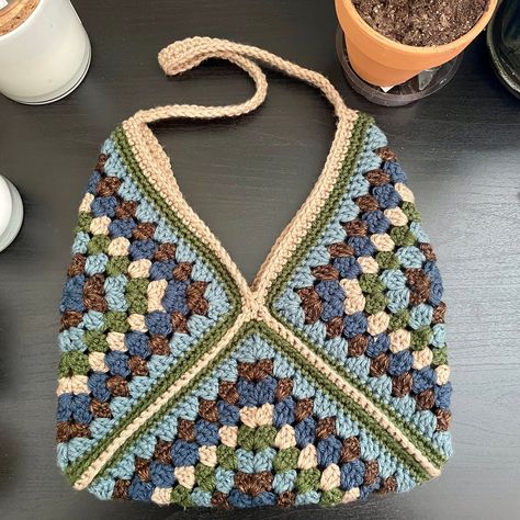 Earth Tone Crochet Bag, 3 Square Crochet Bag, Crochet Earthy Colors, Earthy Granny Square, Three Granny Square Bag, 3 Granny Square Bag, Multicolor Crochet Bag, Granny Square Project, Granny Square Shoulder Bag