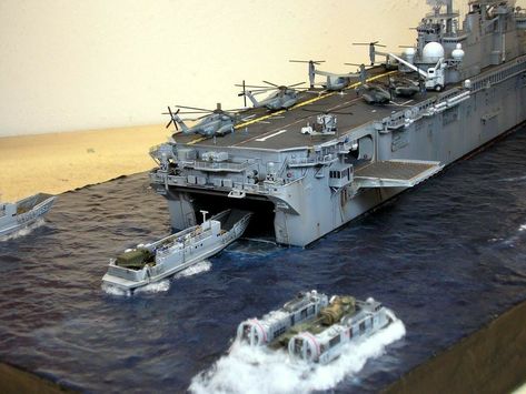 Uss Wasp, Model Warships, Uss Nimitz, Scale Model Ships, Model Ship Building, Military Action Figures, Navy Aircraft, Military Modelling, Office Layout