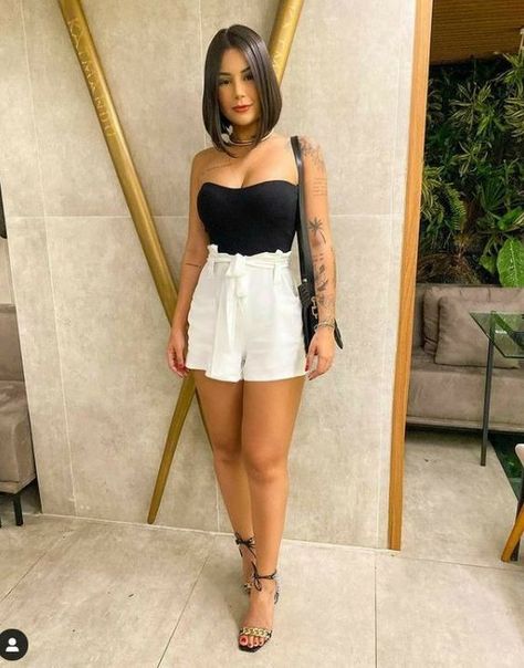 14 Looks com Shorts Branco pra Copiar Agora! • Joo Mazzucco Looks Com Short, Women Legs, Todays Outfit, Moda Fashion, Summer Looks, Chic Outfits, Casual Chic, Casual Looks, Short Dresses