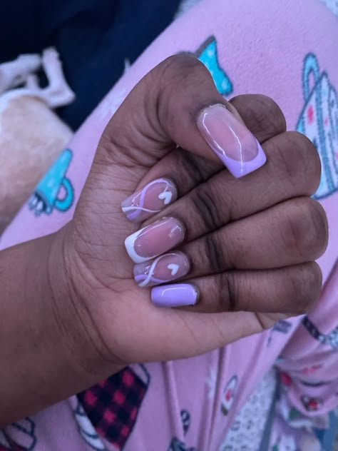 Short acrylic purple nails Lilac Colour Nail Art, Nail Designs Pastel Purple, Lilac Nails Black Women, Short Nails Purple Lavender, Shades Of Purple Nails Acrylic, Nails Prom Purple, Prom Nails For Lilac Dress, Lilac Birthday Nails, Purple Gel Nails Ideas Short