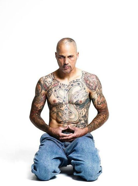 David Labrava - actor, writer, tattoo artist, member of the Hells Angels and motorcycle enthusiast best known for playing Happy in the FX series Sons of Anarchy . Hells Angels Tattoo, Sons Of Anarchy Artwork, David Labrava, Chibs Sons Of Anarchy, Sons Of Anarchy Characters, Sons Of Arnachy, Angels Tattoo, Biker Gangs, Happy Sons Of Anarchy