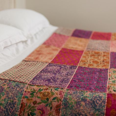 Patchwork Bedspread, Bohemian Style Decor, Bohemian Quilt, Boho Deco, Floral Patchwork, Indian Crafts, Linen Bedroom, Boho House, Bohemian Living