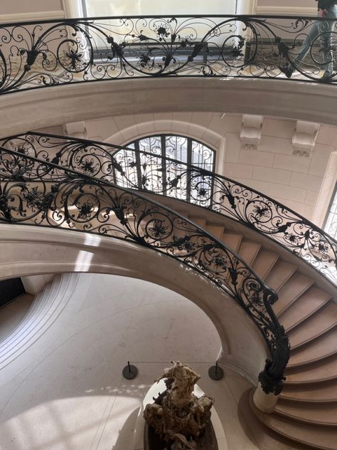 Elegant Staircase Photoshoot, Petit Palais Paris, Paris Photoshoot, Swan Princess, Aesthetic Life, Paris Aesthetic, Future Apartment, Grand Palais, Architectural Inspiration