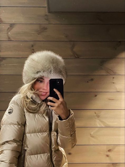 Gstaad Outfit, Afterski Outfit, Mode Au Ski, Ski Fits, Ski Trip Outfit, Ski Girl, Ski Outfit, Winter Inspo, Snow Outfit