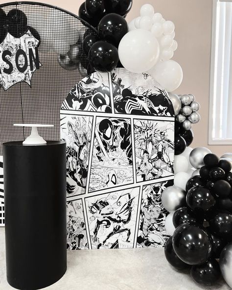 Comic Theme Birthday Party, Comic Theme Party, Comic Party Decorations, Comics Theme Party, Spiderman Balloon Decor, Spider Man Vs Venom Birthday Party, Venom Themed Birthday Party, Adult Spiderman Party, Marvel Backdrop