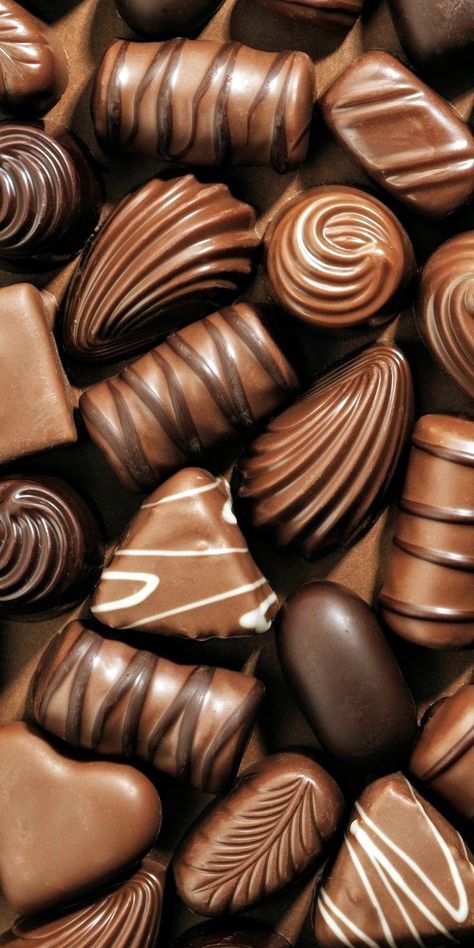 Cute Wallpapers For Android, Chocolate Dreams, Rich Desserts, Luxury Chocolate, Chocolate Delight, Food Wallpaper, Chocolate Sweets, Candy Chocolate, Chocolate Bouquet