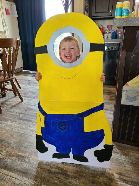 Diy Minion Birthday Party, Minions Birthday Party Decorations, Minion Pinata, Minions Birthday Theme, Minion Decorations, Diy Minions, Minion Theme, Party Frame, Party Like Its 1999