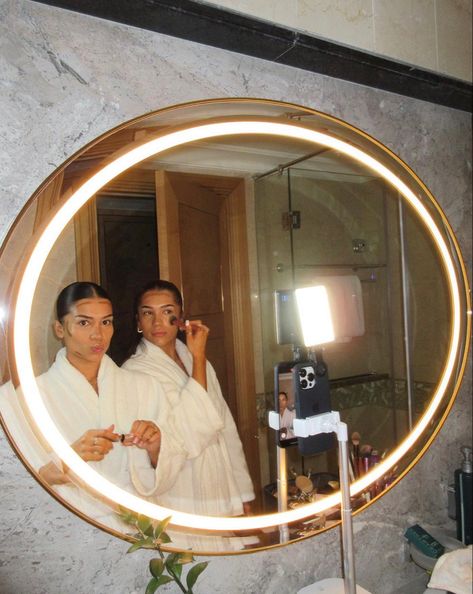 Getting Ready Mirror, Bow Dress Black, Pic Mirror, Fancy Robes, Hotel Vacation, Hair Half Up Half Down, Curled Hair, 4k Photos, Virginia Travel