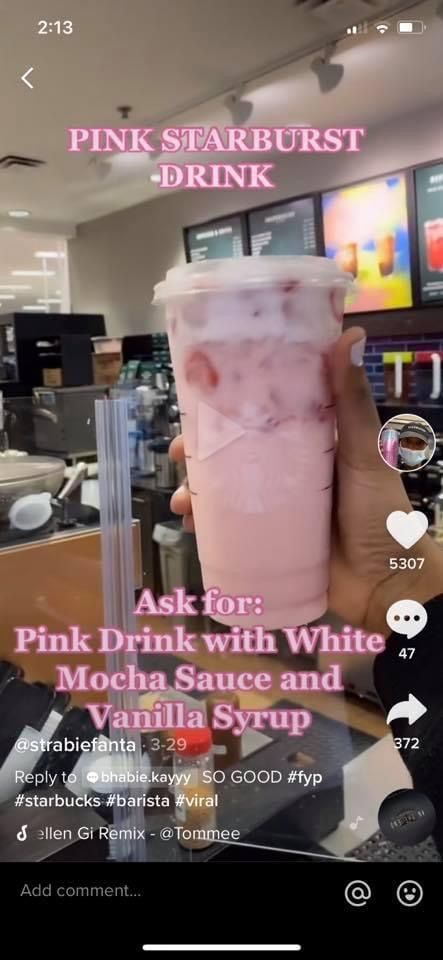 Pink Starburst Drink, Starbucks Valentines Drinks, Starburst Drink, Starbucks Pink Drink Recipe, Pink Drink Starbucks, Pink Drink Recipes, Drink Starbucks, Valentine Drinks, Starbucks Secret Menu Recipes