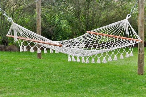 14 Unique DIY Macrame Hammock Patterns with Instructions Macrame Hammock Pattern, Homemade Hammock, Hammock Pattern, Crochet Hammock, Macrame Hammock Chair, Bamboo Diy, Macrame Chairs, Macrame Hammock, Diy Hammock