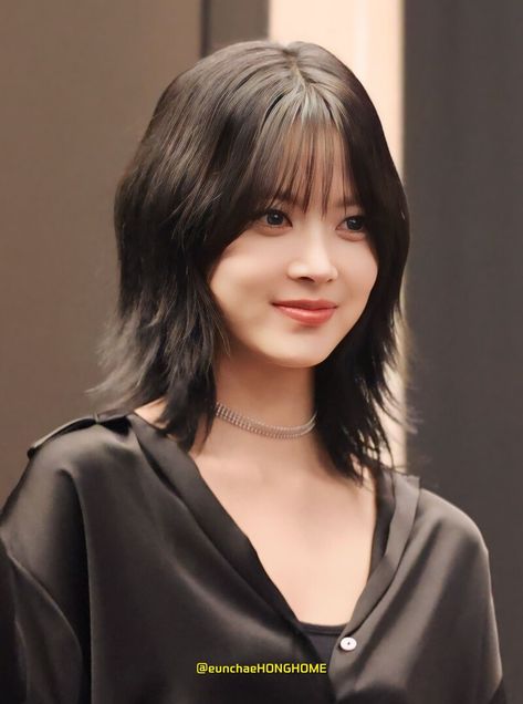 Hair Stripes, Lesserafim Eunchae, Kpop Hair, Id Photo, Full Hair, Short Hair Haircuts, Hair Reference, Crazy Hair, Slayer Anime