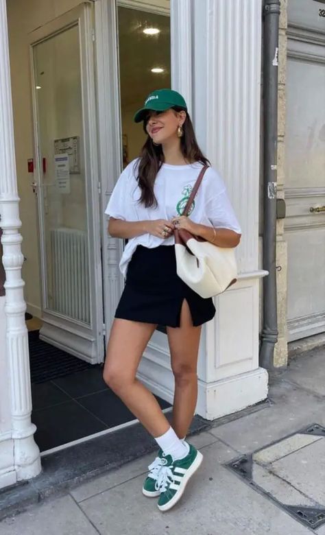 Summer Cool Outfits Women, Afternoon Lunch Outfit, Basic Chic Outfit Summer, Outfits For Uk Trip Summer, Pop Of Color Outfits Casual, Rio Outfits Summer, Nyc Outfit Ideas Summer, Nyc Summer Outfits Casual, Gazelle Summer Outfit