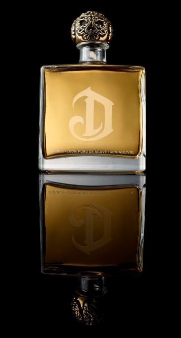 Review: DeLeon Tequila Reposado Tequila Distillery, Luxury Alcohol, Deleon Tequila, Mexico Tequila, Don Julio Tequila, Blue Agave Plant, Best Tequila, Reposado Tequila, Tequila Bottles