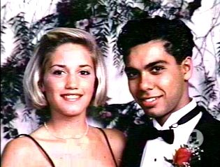 Tony and Gwen <3 Tony Kanal, Gwen Stefani Pictures, Stevie Nicks Young, Gwen Stefani No Doubt, Gwen Stefani Style, School Video, Gwen Stefani And Blake, School Videos, Prom Photos