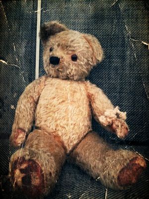 An old bear story . . . Lee Aesthetic, Toy Pictures, Attic Treasures, Old Teddy Bears, Bear Friends, The Fallen Angel, Yellow Jackets, Teddy Bear Picnic, Vintage Teddy Bears