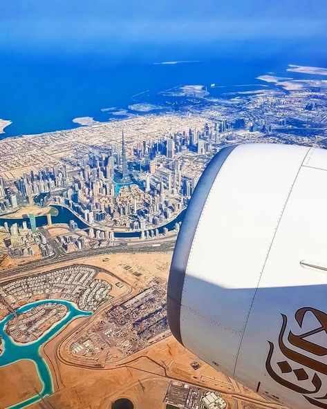 Dubai Airlines, Travel Advertising Design, Flying Plane, Emirates Cabin Crew, Plane Photography, Dubai Skyline, Khalifa Dubai, Dubai Vacation, Persian Gulf