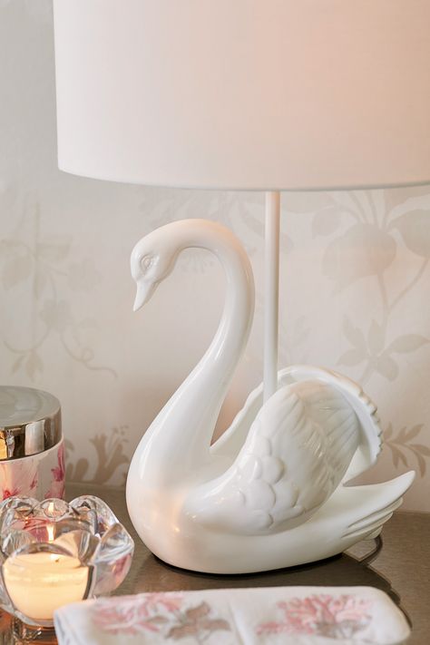 Swan Theme Bedroom, Pink Swan Nursery, Swan Lake Bedroom, Swan Home Decor, Swan Themed Nursery, Swan Lake Nursery Theme, Swan Theme Nursery, Black Swan Room, Swan Baby Room