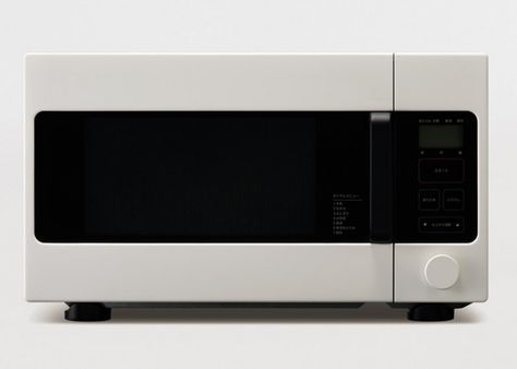 Naoto Fukasawa's microwave for Muji | Remodelista Muji Hut, Kitchen Countertop Appliances, Compact Microwave, Oven Design, Naoto Fukasawa, Minimal Kitchen, Countertop Microwave, Kettle And Toaster, Furniture Logo